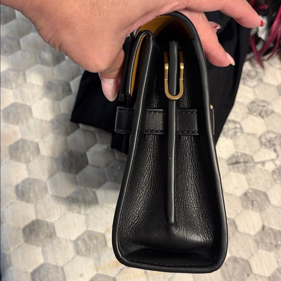 Tory Burch
Lee Radziwill Leather Shoulder Bag - Picture 9 of 11